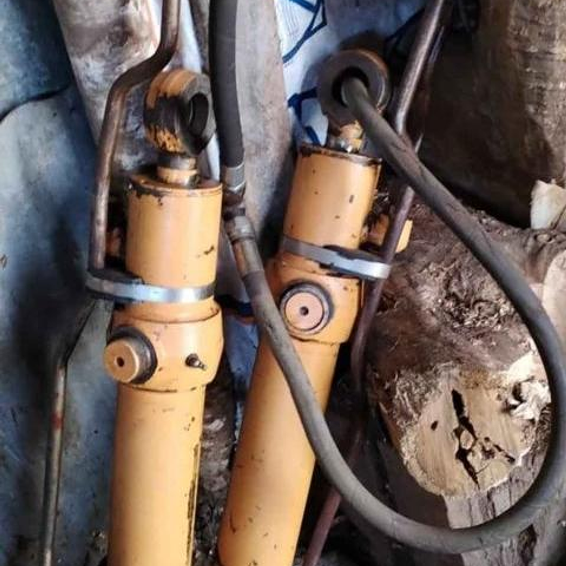 Botellas Hidráulicas Case 580 4