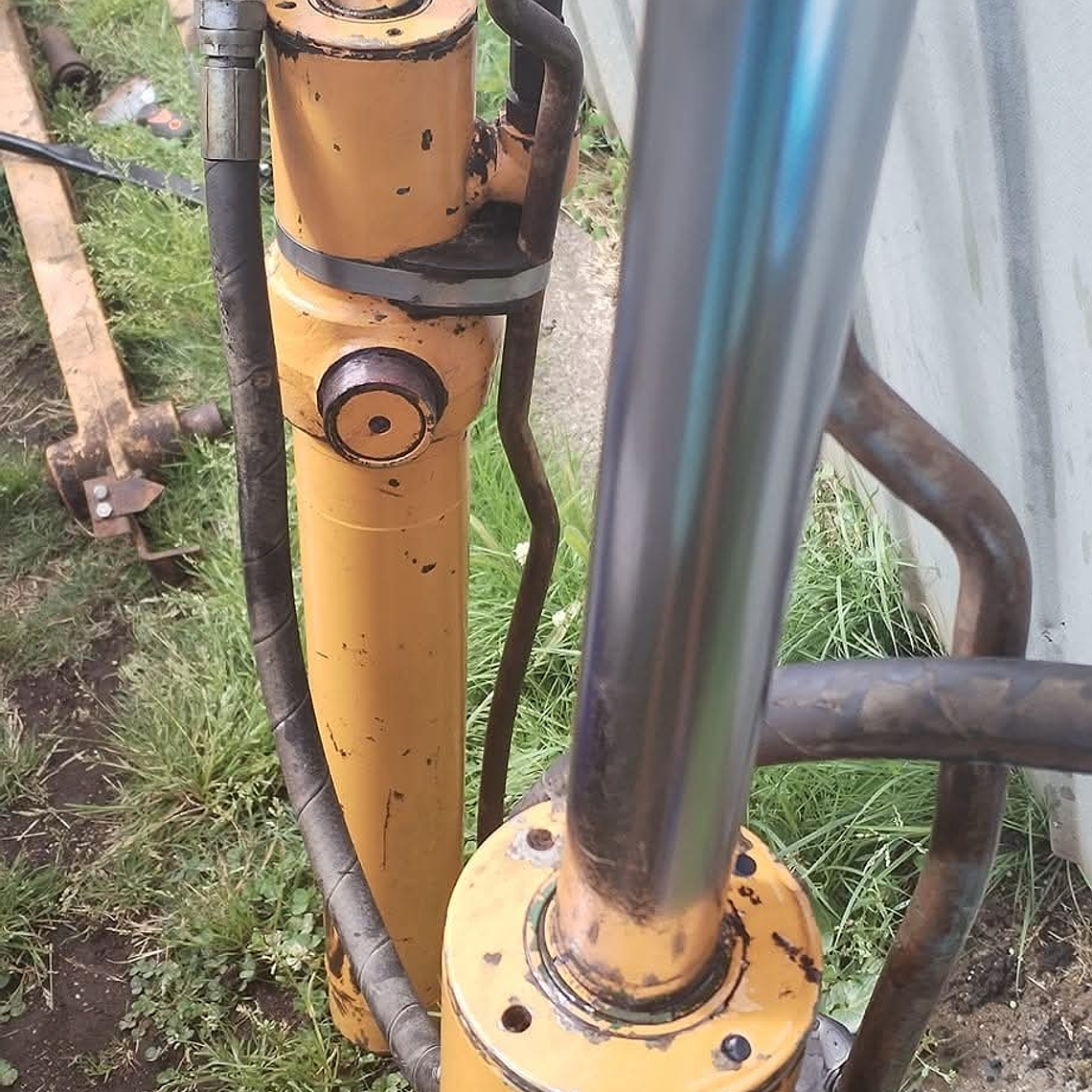 Botellas Hidráulicas Case 580 5