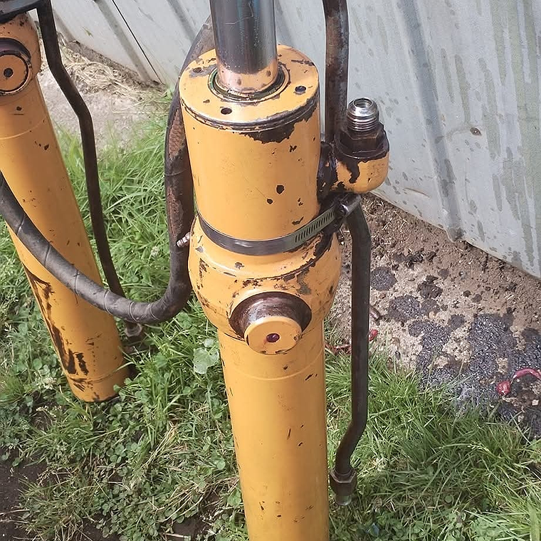 Botellas Hidráulicas Case 580 6