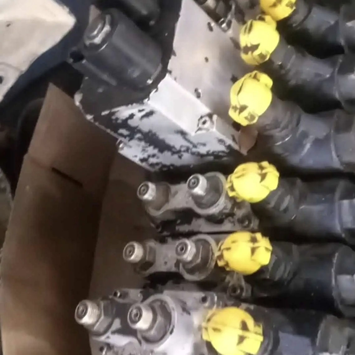 Caja de Válvula Caterpillar 420E  2