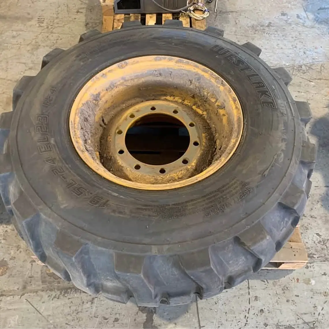 Rueda Trasera Jhon Deere 310 2