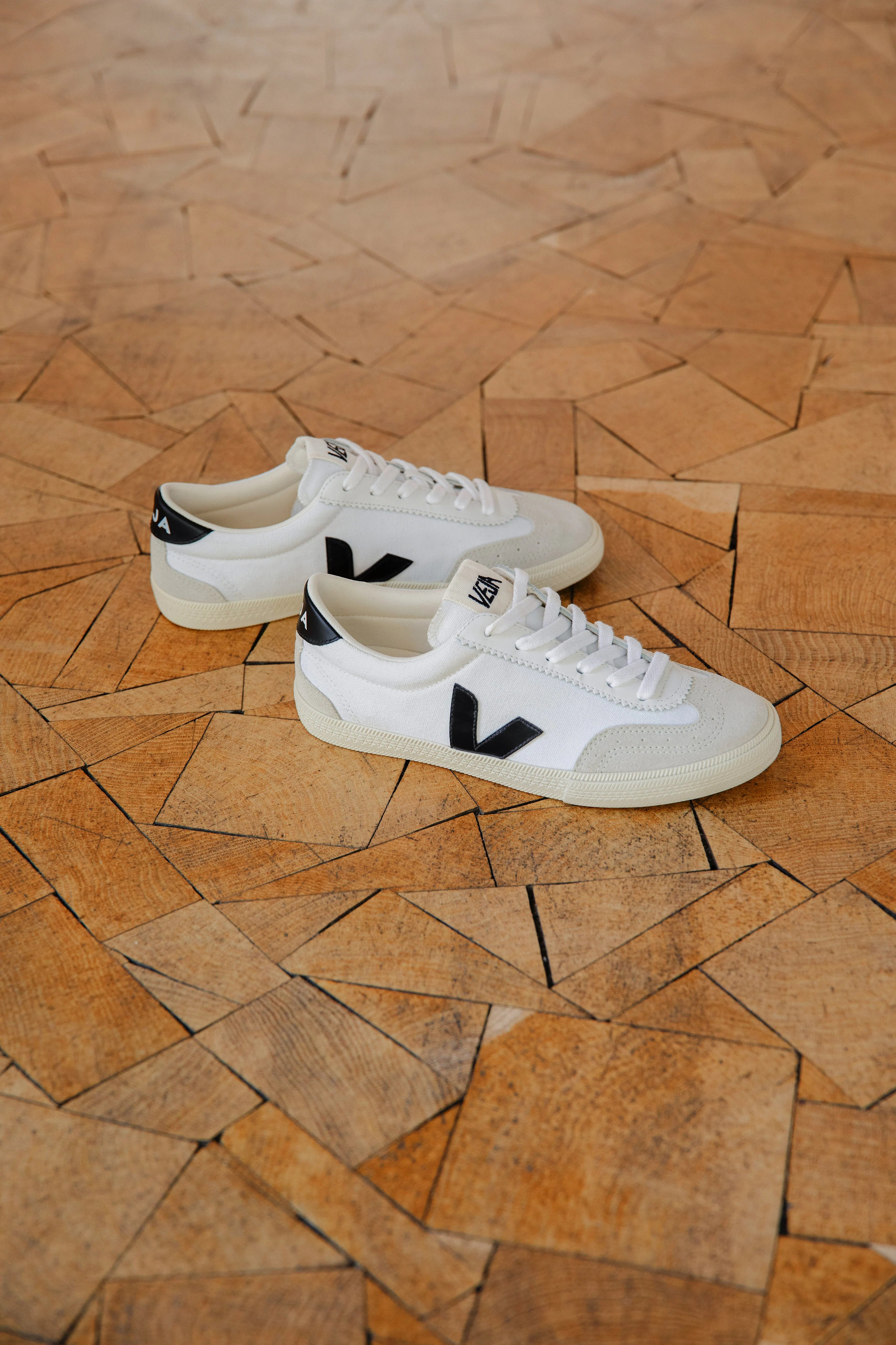 Zapatillas VEJA VOLLEY VO0103524 Blanco 4