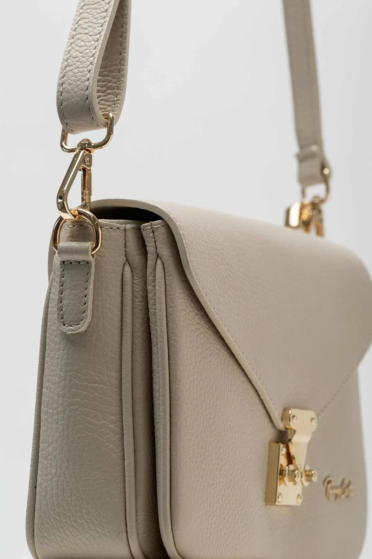 CARTERA CUERO LOCK MUSE 4