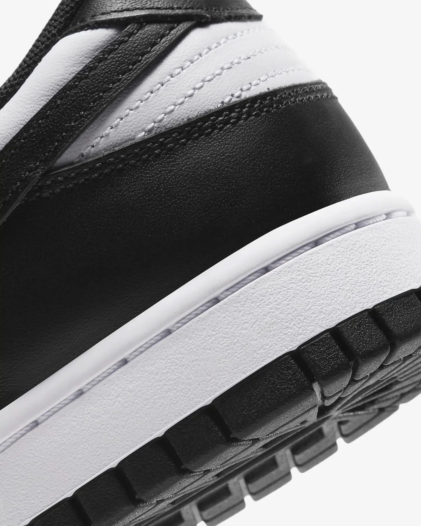 Nike Dunk Low Retro 6