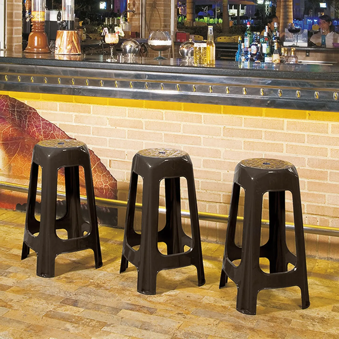 Butaco Bar Wengue / Rimax 2