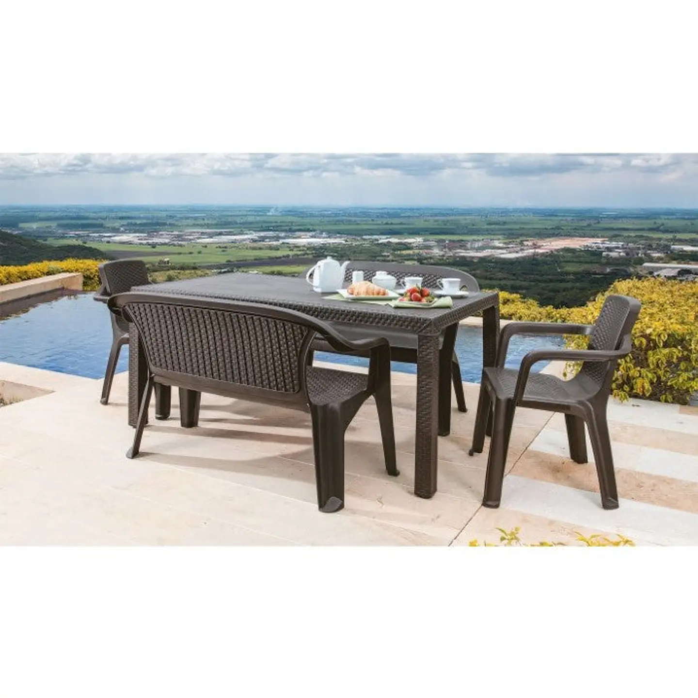Mesa Eterna Familiar Apariencia Rattan / Rimax 2