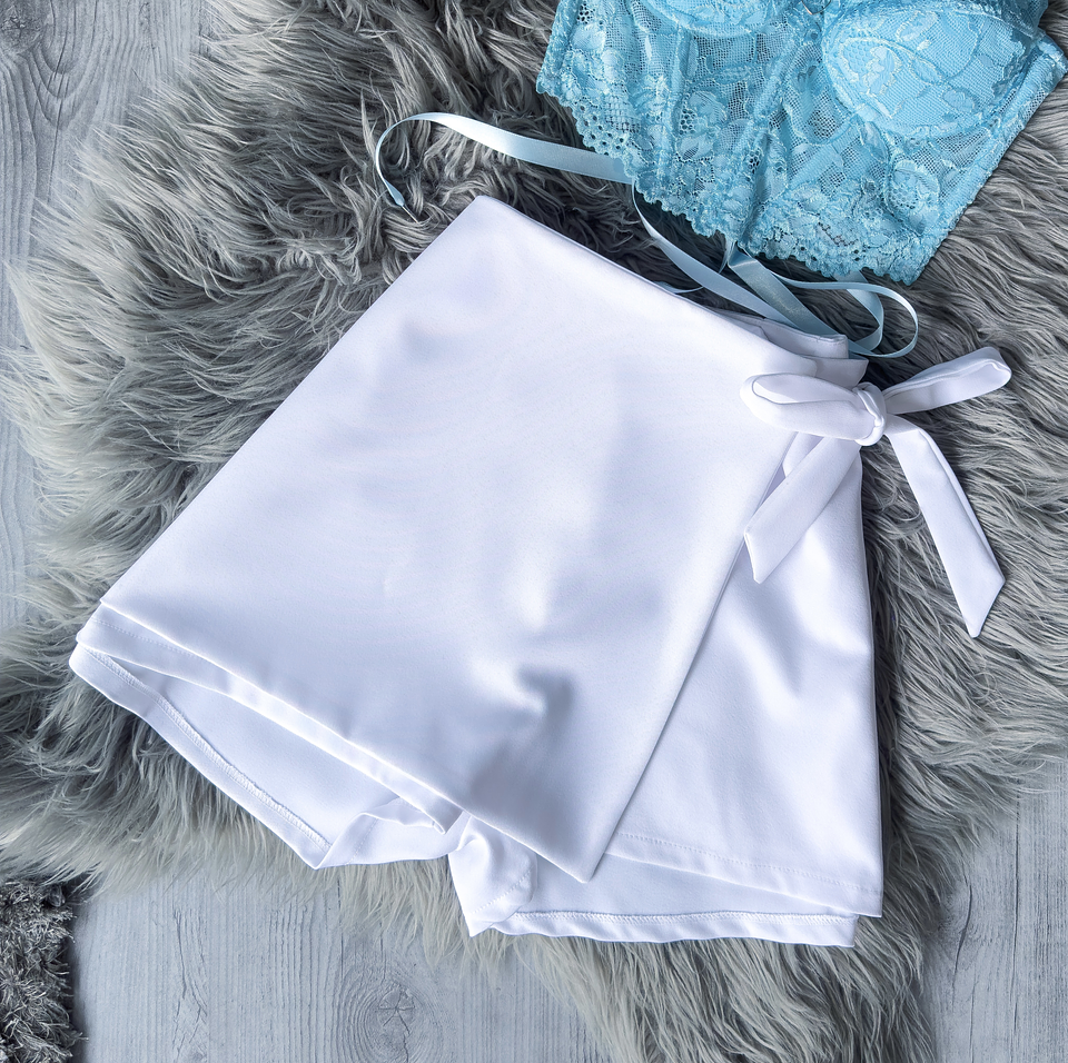 FALDASHORT BASIC BOW BLANCA 1