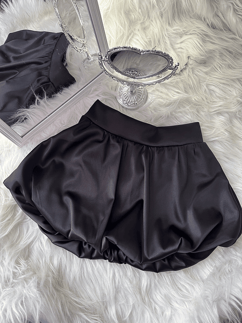 BLOW SATIN FALDA NEGRA