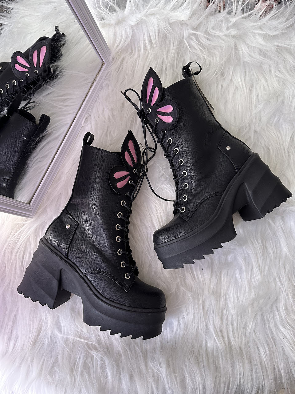 HIGH BUTTERFLY BOOTS 1