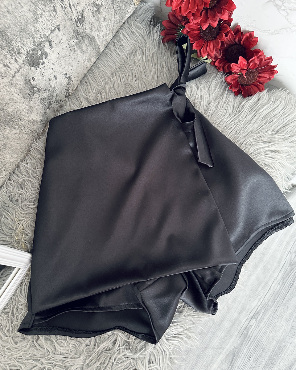 FALDASHORT BASIC BOW SATIN NEGRA 1