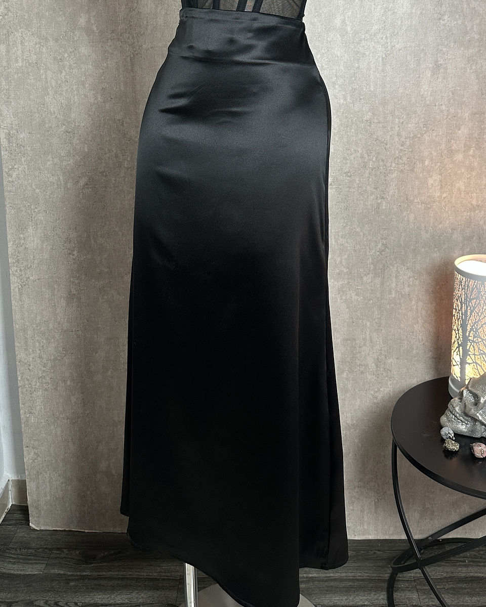 BELINDA FALDA LARGA SATIN NEGRA  3