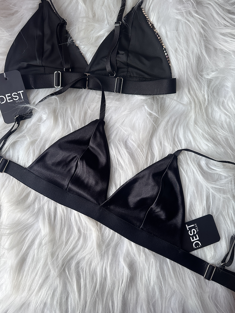 TOP BASIC TRIANGULO SATIN 1