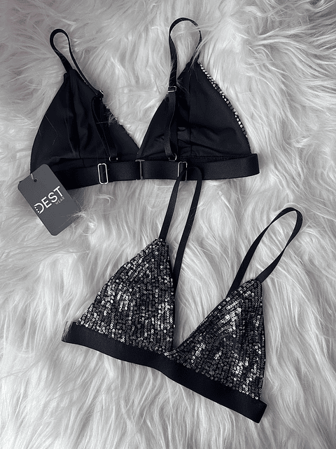 TOP BASIC TRIANGULO LENTEJUELAS PLATEADO