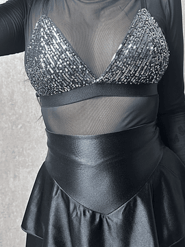 TOP BASIC TRIANGULO LENTEJUELAS PLATEADO