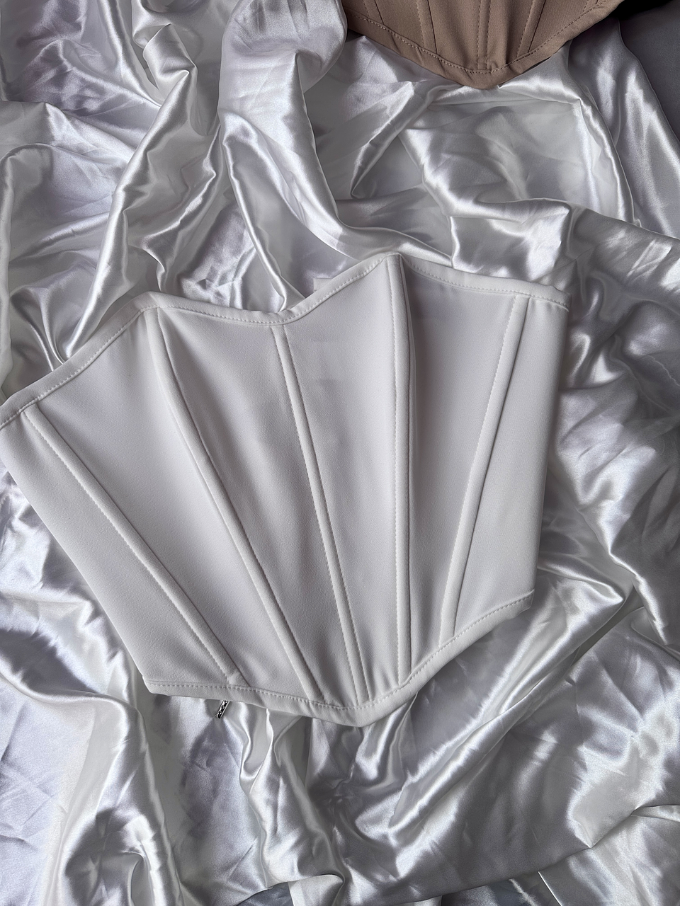 ADARA CORSET CORTO MARFIL 1