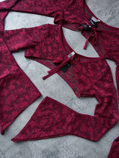 BELL CROPPED ENCAJE REDWINE