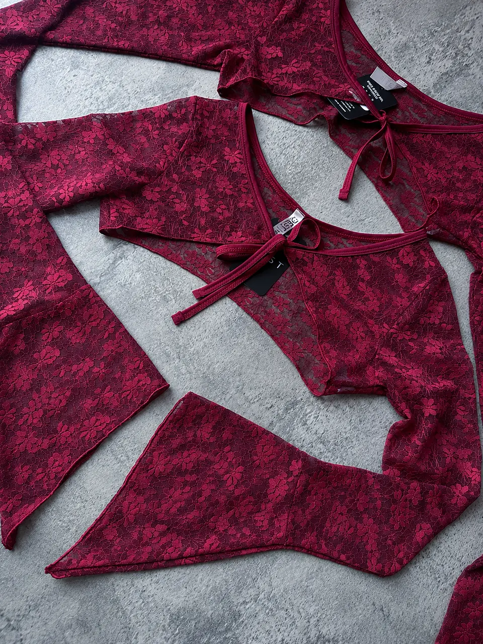 BELL CROPPED ENCAJE REDWINE 1