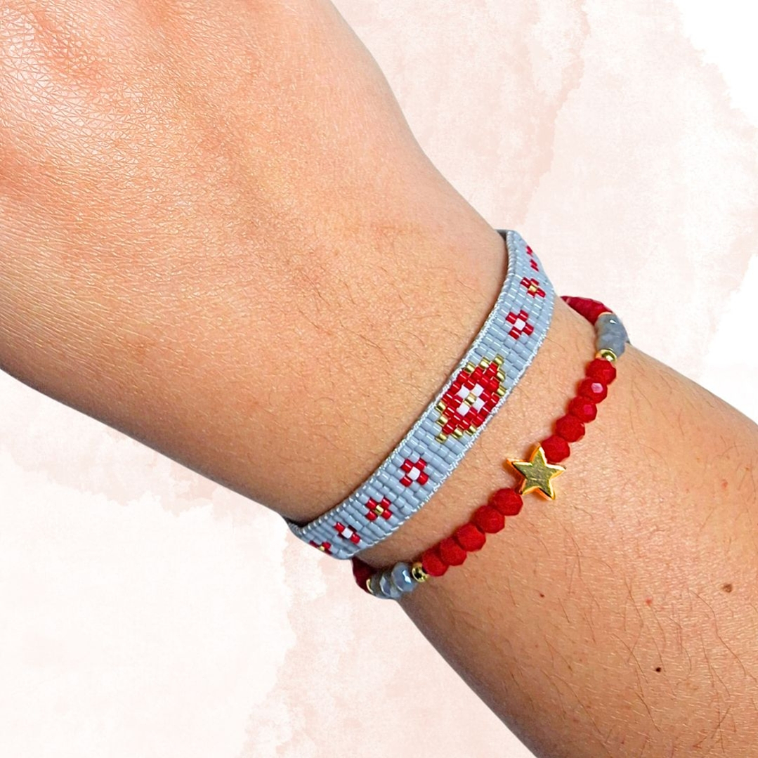 GRIS Y ROMBOS ROJOS 2