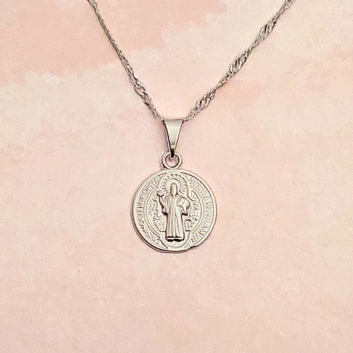 Cadena y Medalla San Benito Plateada 1