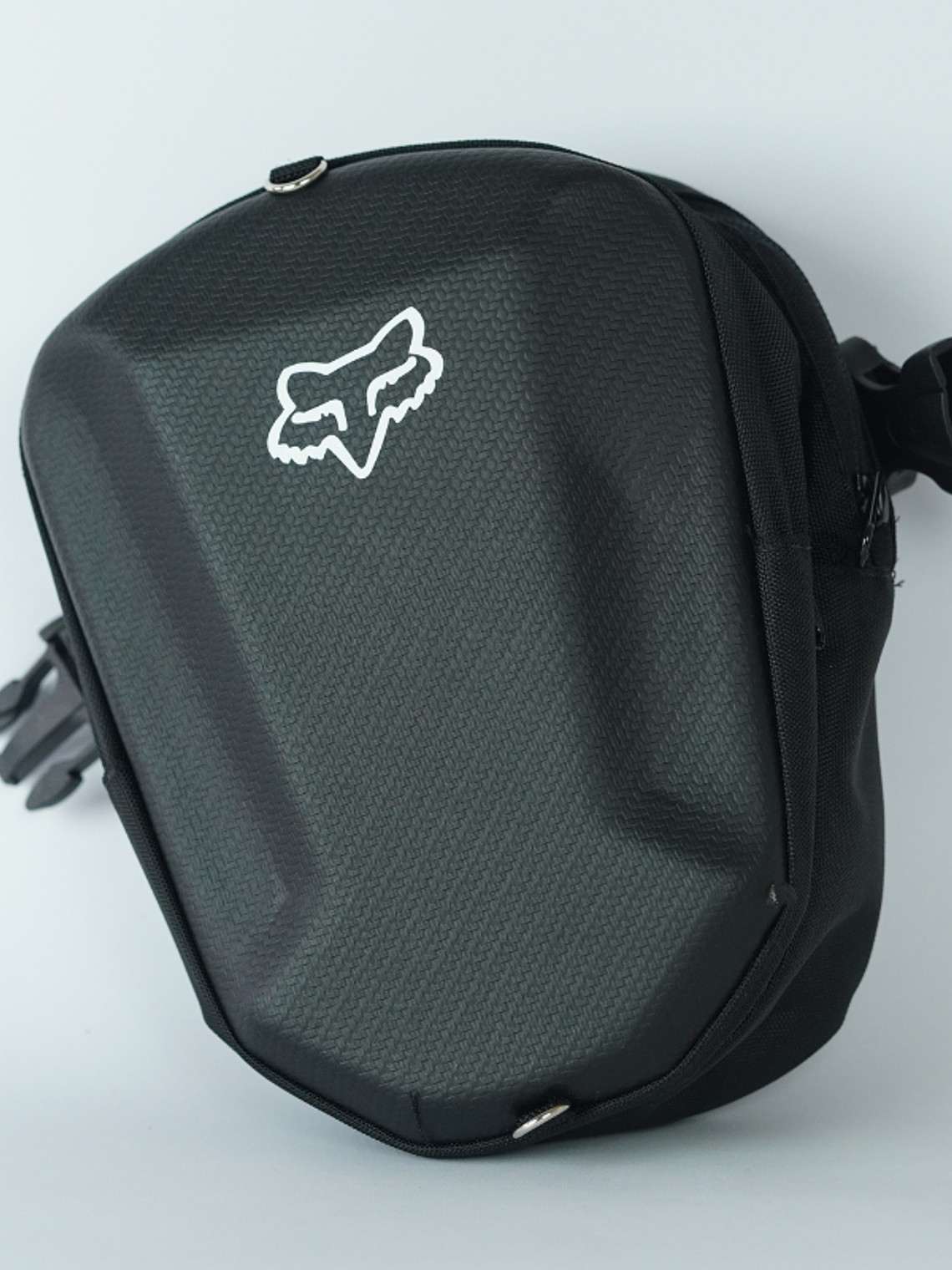 Bolso piernero duro 5