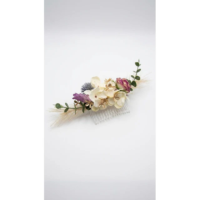 TOCADO FLORAL CON TOQUES DORADOS