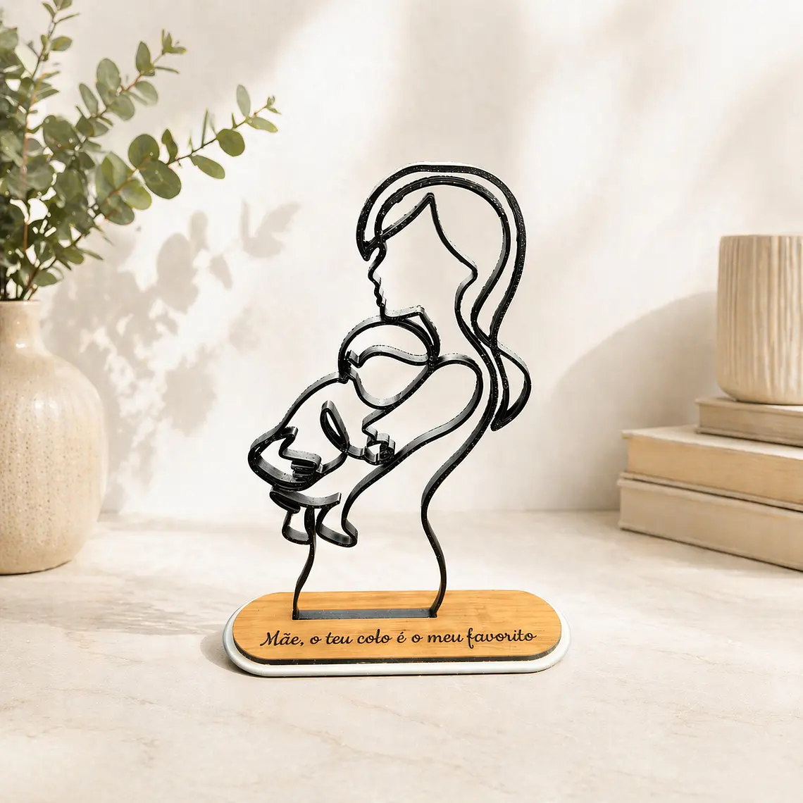 Decoração de Mãe com Filho ao Colo 1