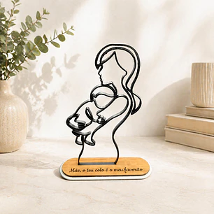 Decoração de Mãe com Filho ao Colo