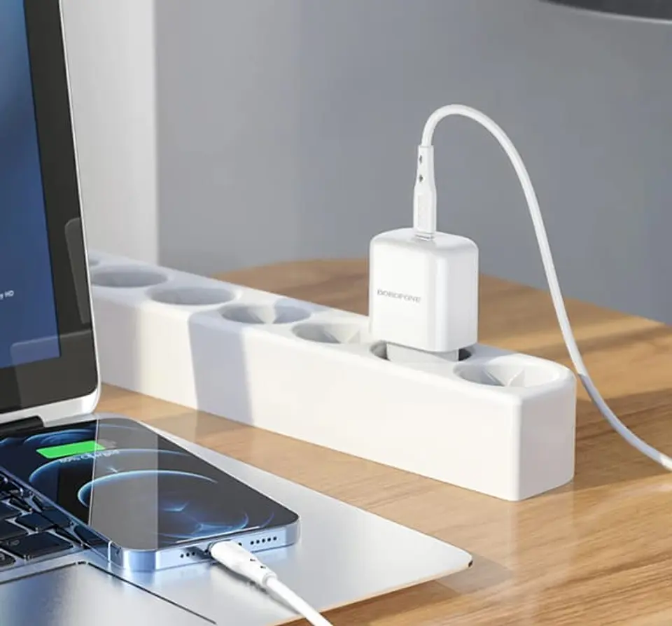 Cargador de Pared USB-C 20W Sin Cable Borofone  5