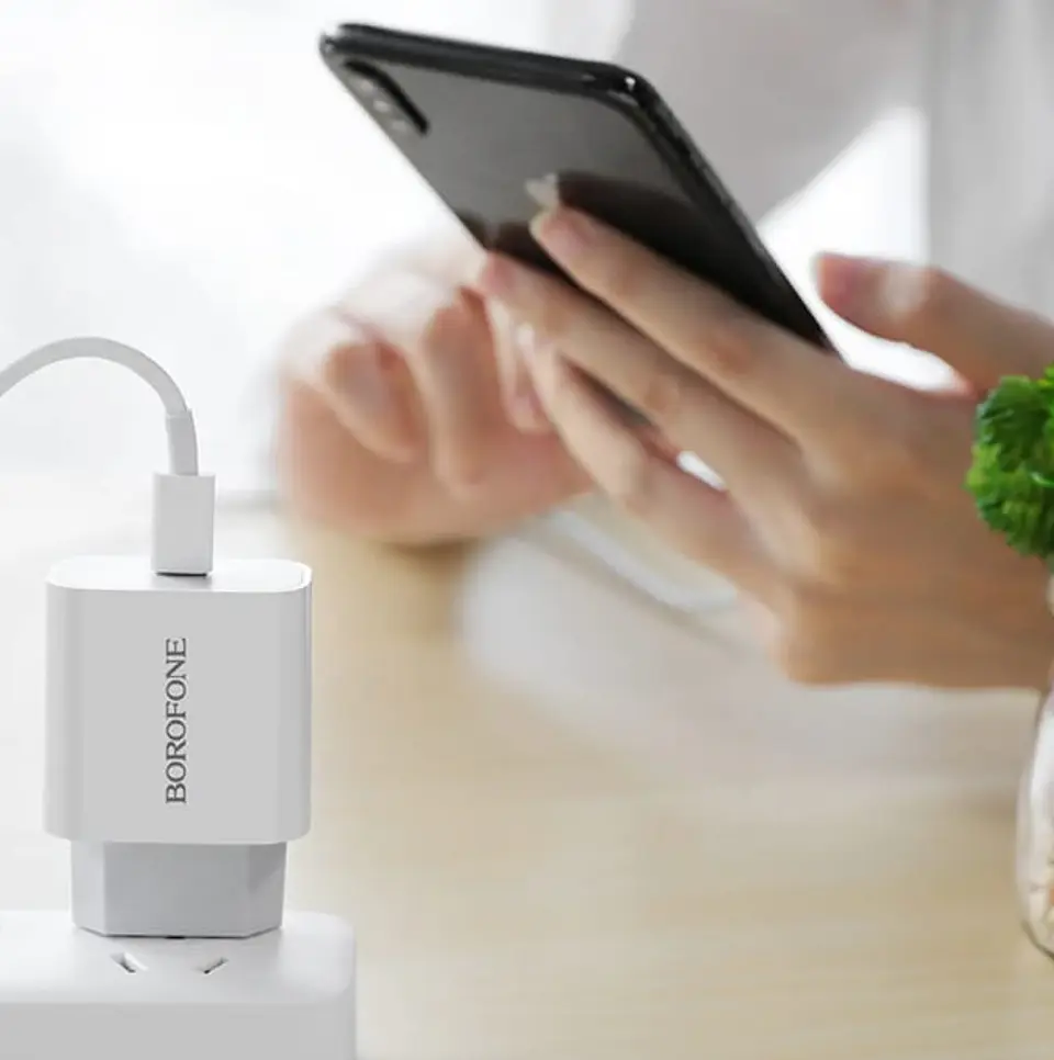 Cargador de Pared USB-C 20W Sin Cable Borofone  6