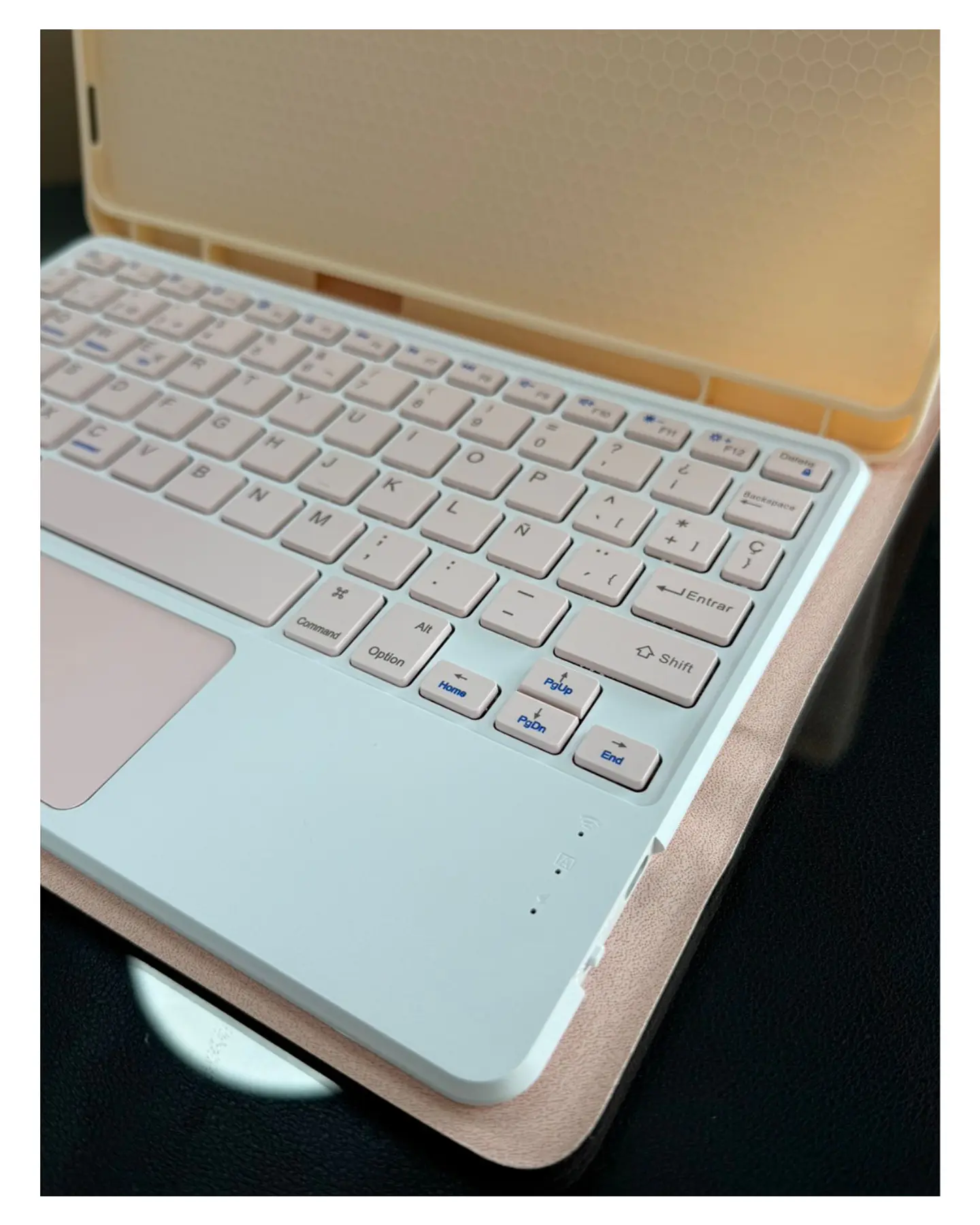 Funda Con Teclado Español Touchpad Para Samsung S10 Lite  8