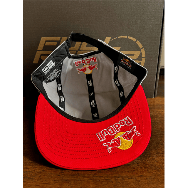 Gorro Five Panel Red Bull Gris-Rojo