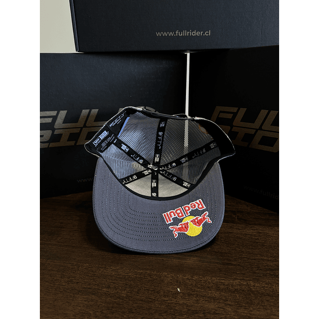 Gorro Red Bull Premium Visera plana Gris oscuro con malla 