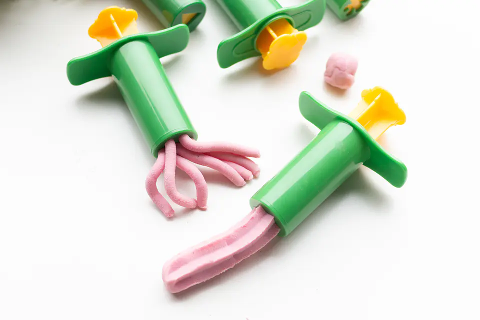 6 Mini extrusoras de plastilina 3