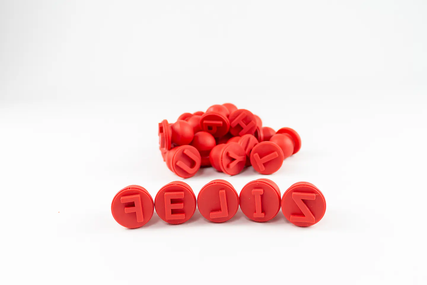 Sellos de goma con letras mayúsculas 6