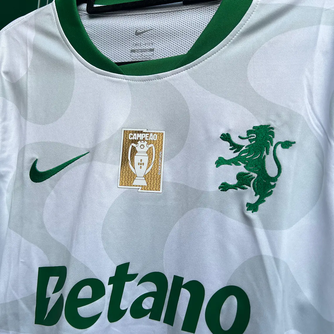 Sporting Alternativa Patch Campeão 25/26 - Entrega Rápida 2