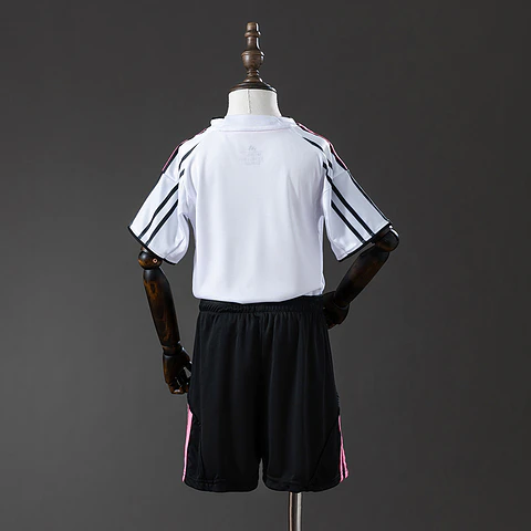 Juventus Kids' Home Kit 2025/26