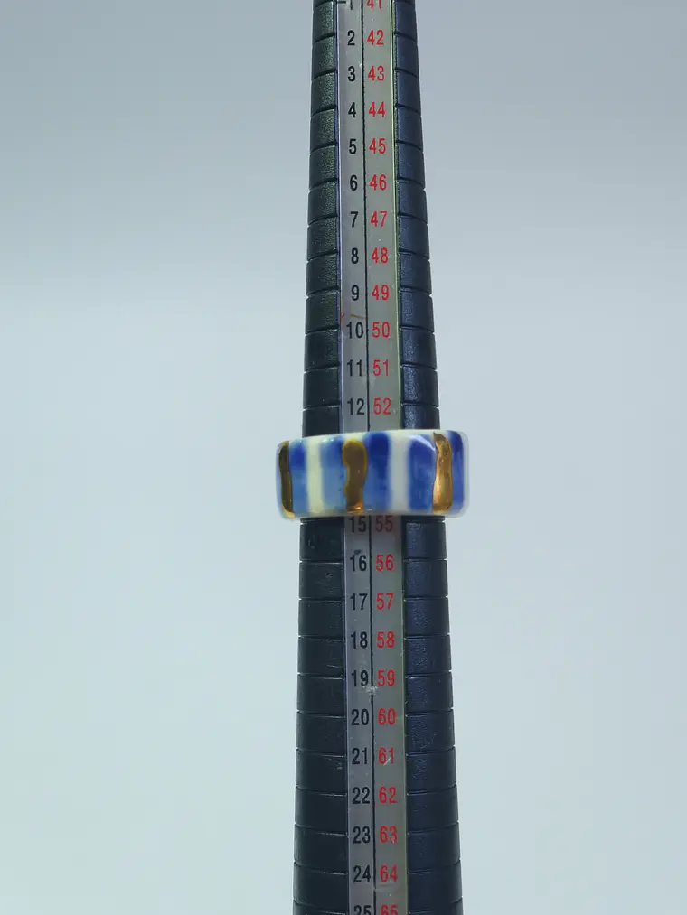 Anillo porcelana rayas azules y doradas talla 15 3