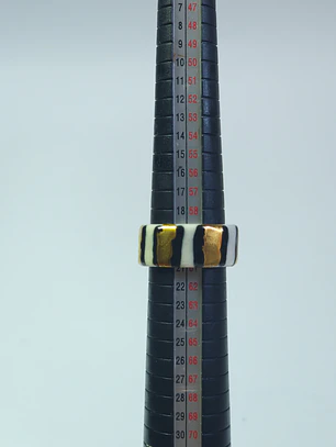 Anillo porcelana rayas negras talla 21