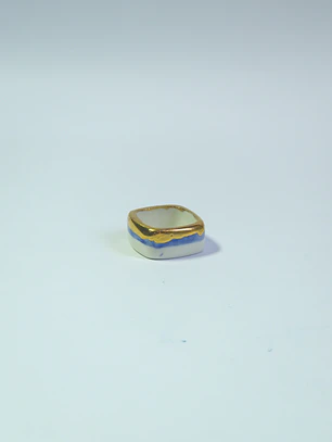 Anillo cuadrado blanco con azul talla 22