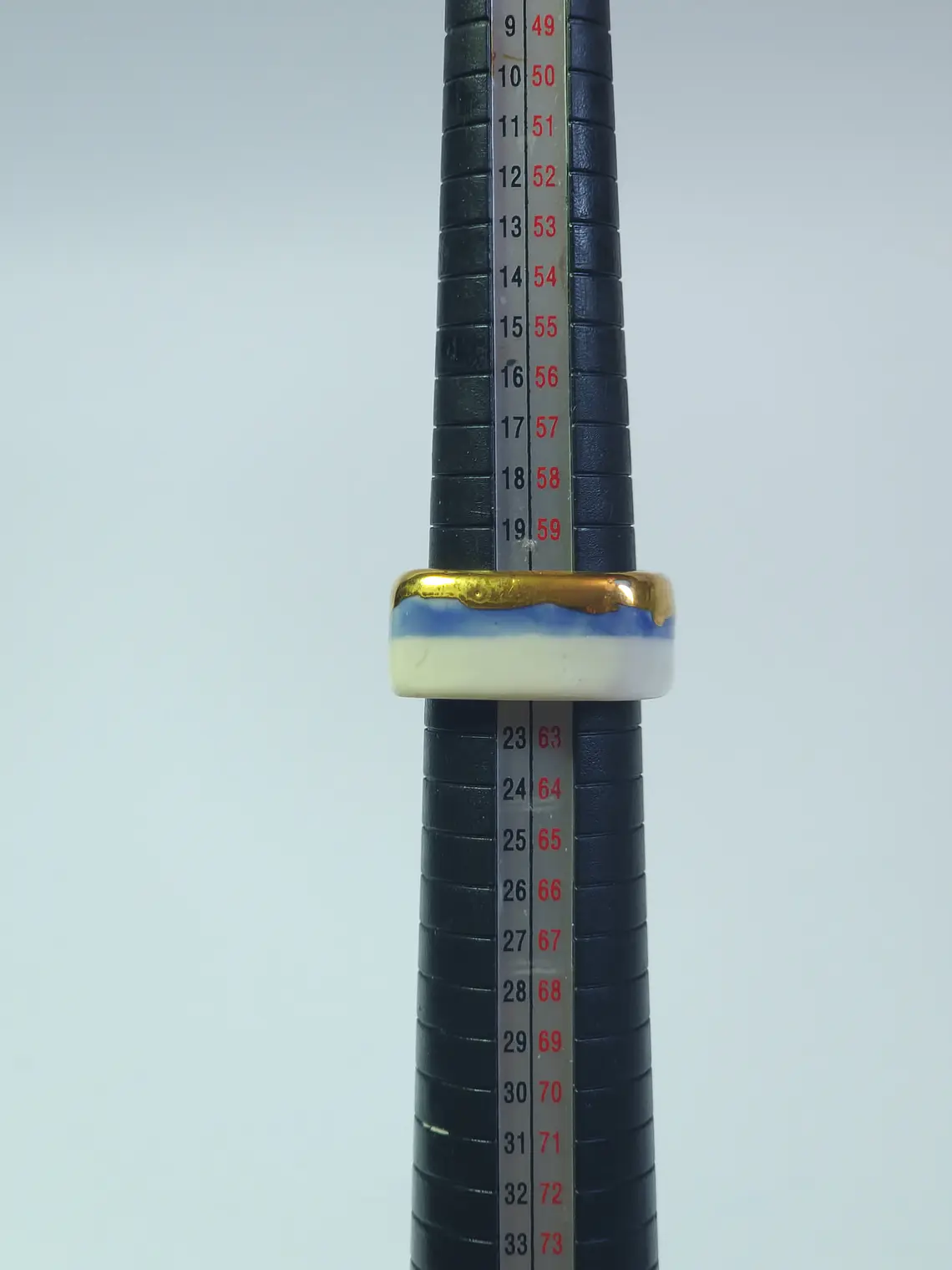 Anillo cuadrado blanco con azul talla 22 1