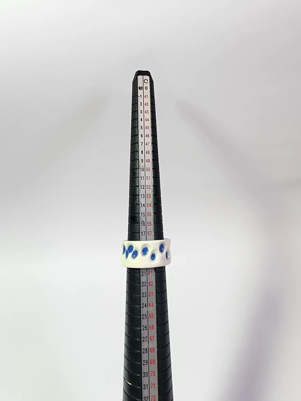 Anillo tallado azul con blanco talla 20 3