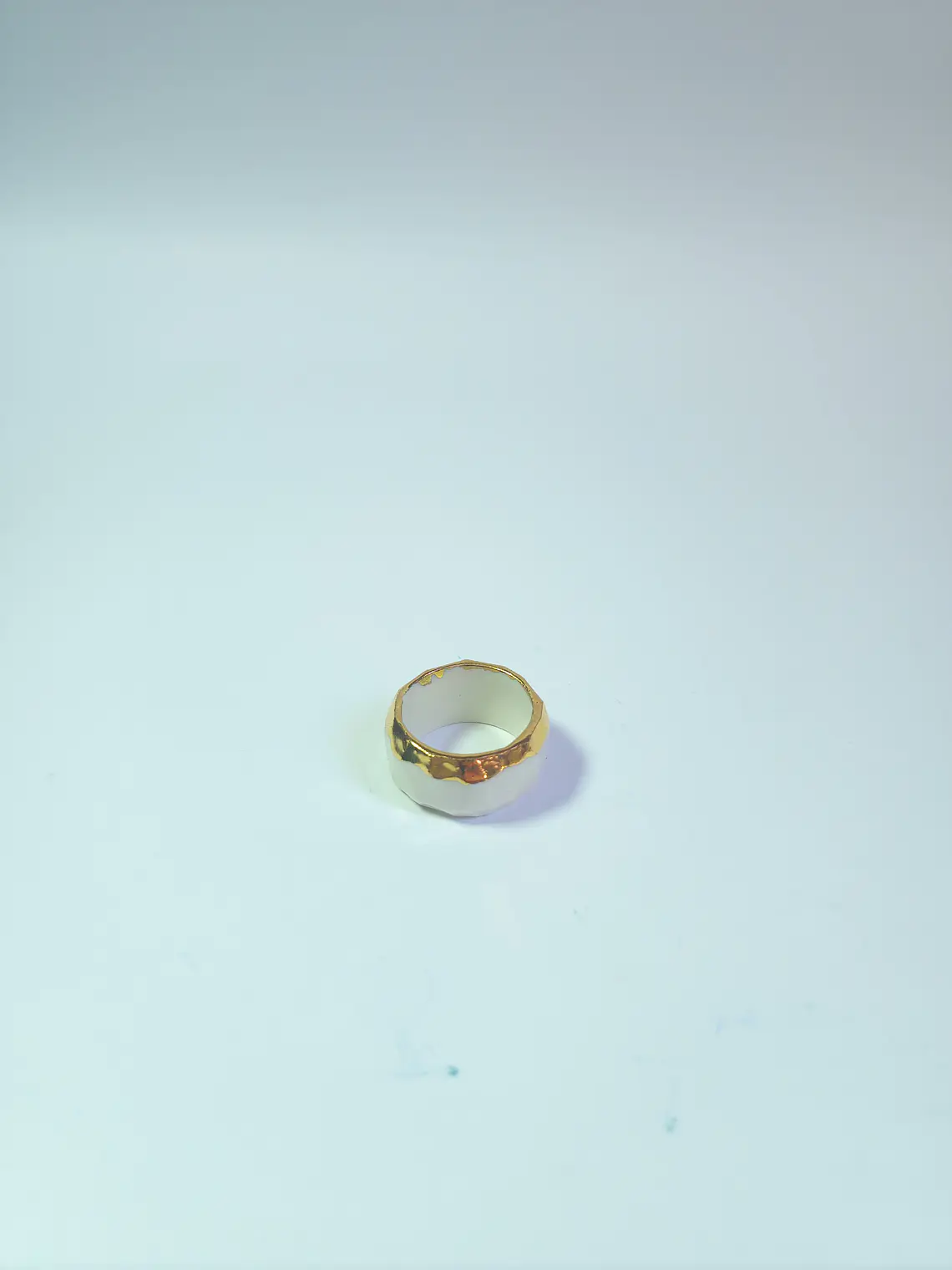 Anillo tallado blanco  1