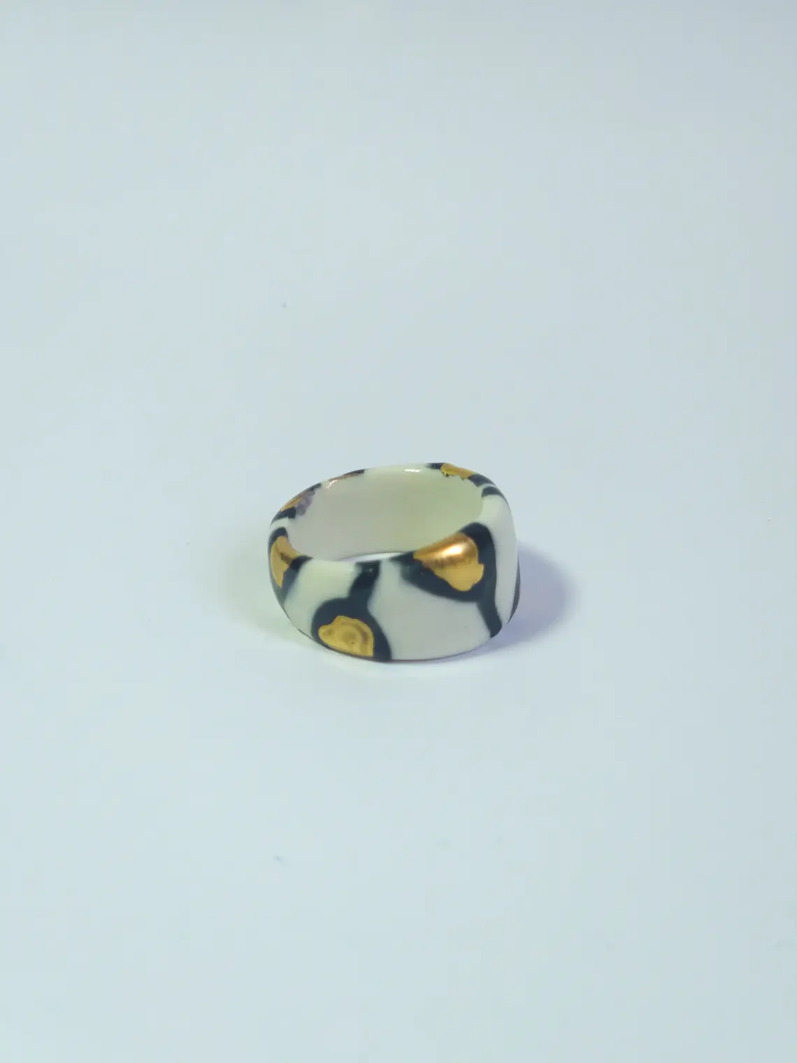 Anillo de porcelana blanco y negro talla 21 1