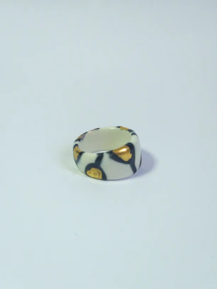 Anillo de porcelana blanco y negro talla 21