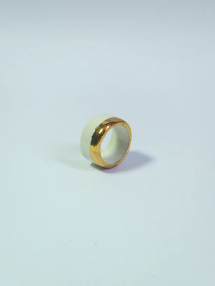 Anillo de porcelana blanca talla 18