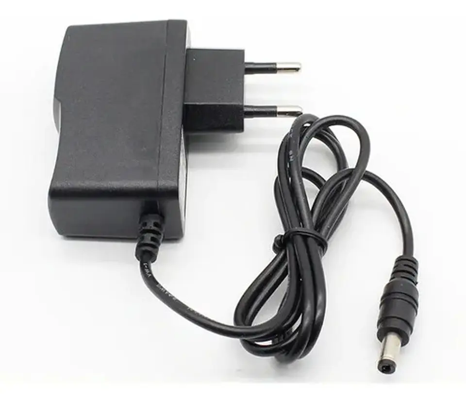 Cargador Fuente De Alimentación 5v 1a Con Conector 5.5x2.5mm 2