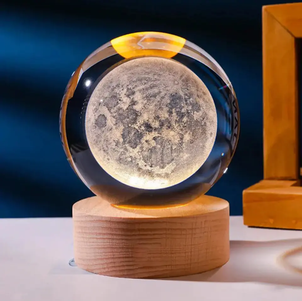 Lámpara Led Bola Cristal 8cm Grabado 3d Luna Luz Cálida 2