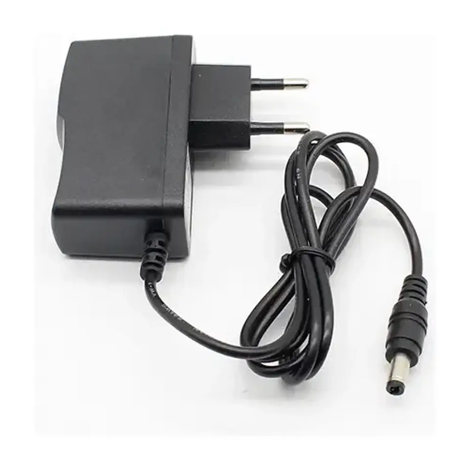 Cargador Fuente de Alimentación 5V 2A Conector 5.5x2.5mm 4