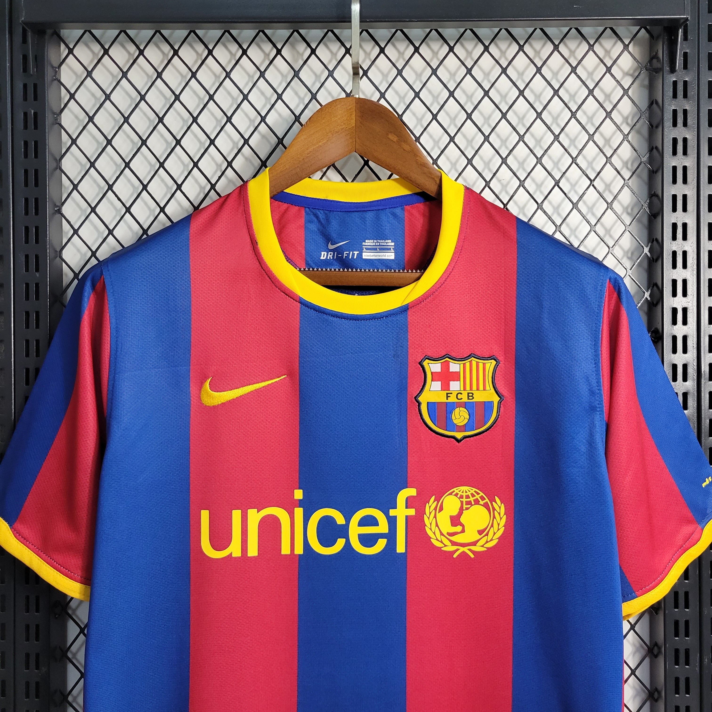 Barcelona Primera Equipación 10/11 3