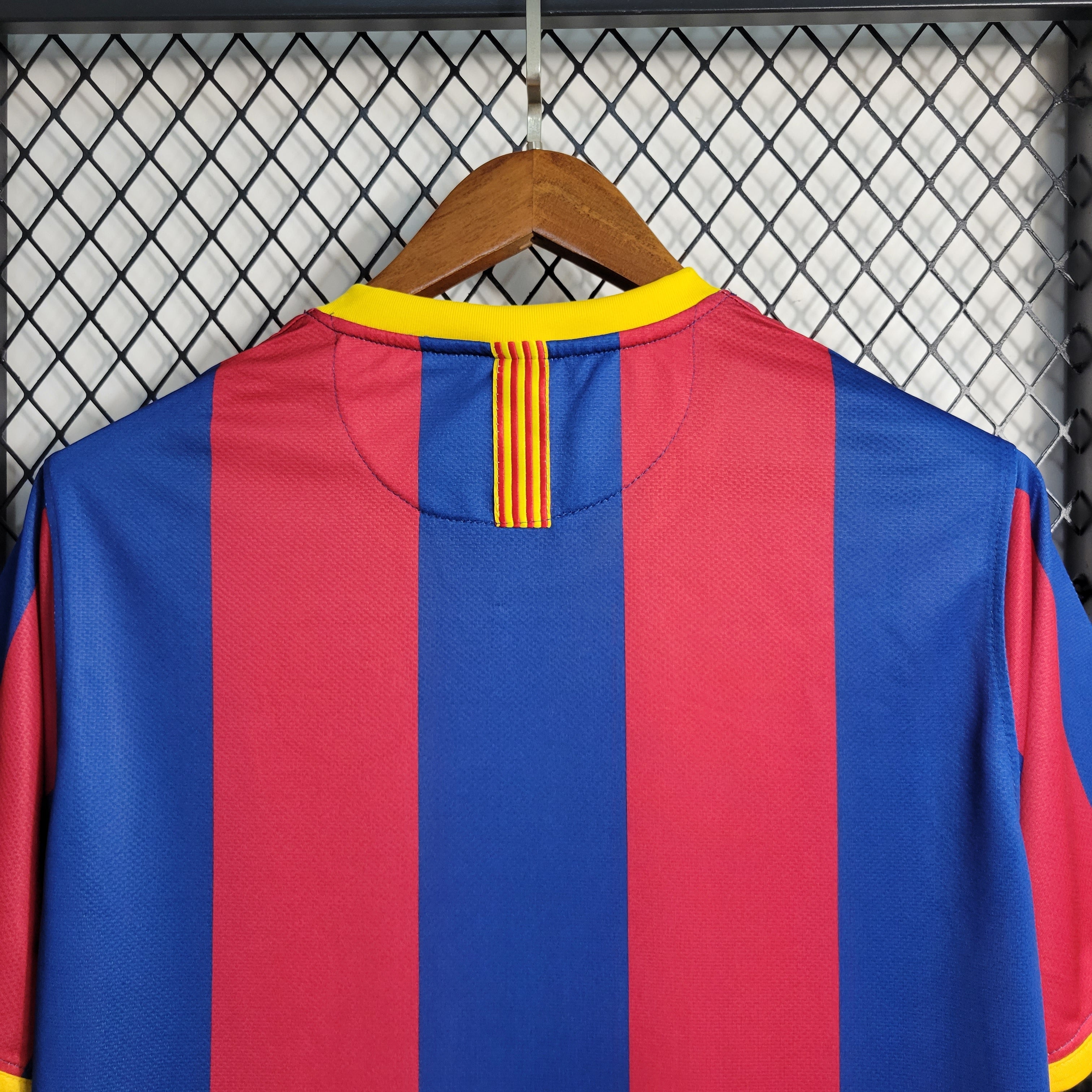 Barcelona Primera Equipación 10/11 4